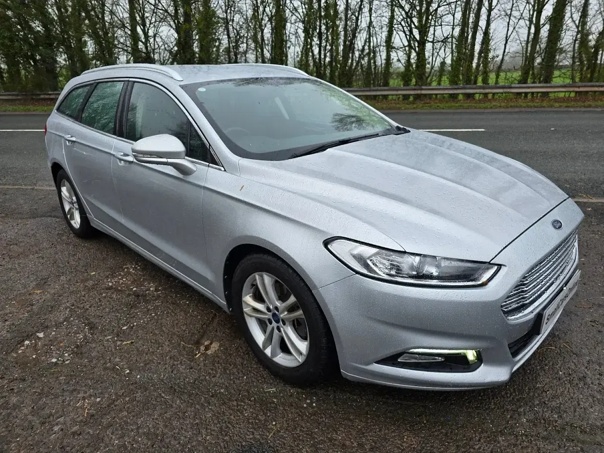 Used Ford Mondeo Zetec 160 HP (117 kW) 2016 Silver Estate