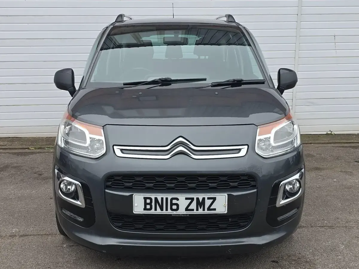 Begagnad Citroën C3 Picasso PureTech 110 HK (80 kW) 2016 Grå Minibuss