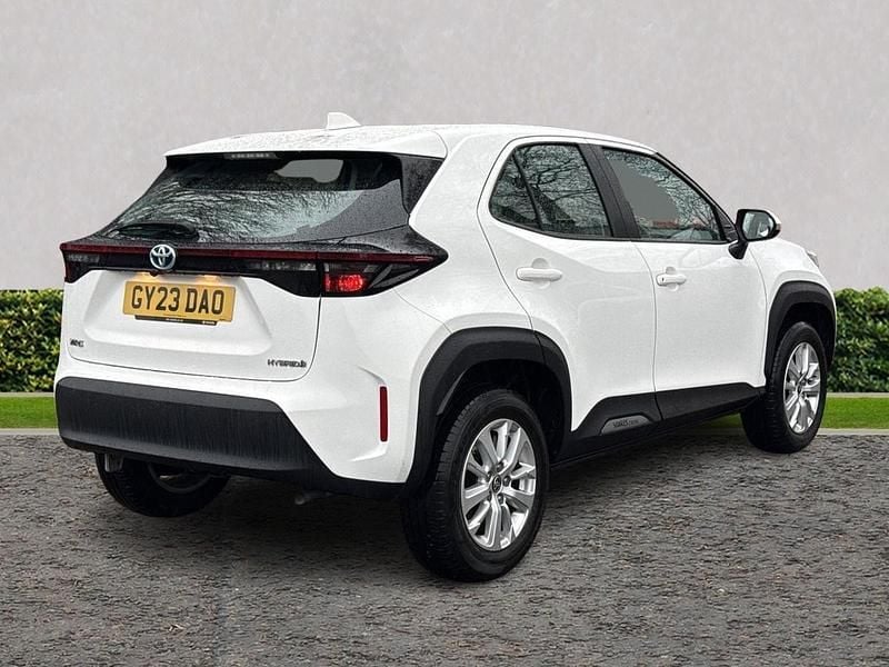 Used Toyota Yaris Hybrid 2023 White Hatchback