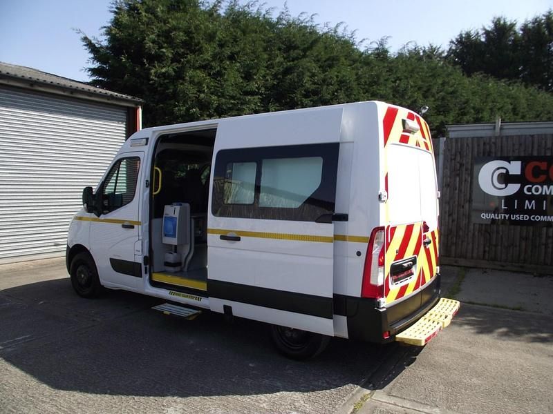 White Used 2018 Vauxhall Movano Van | £7,500 (Good price) - Image 1/4