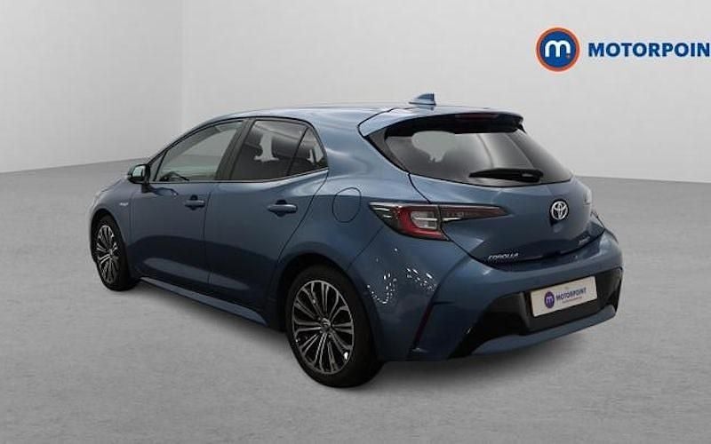 Used Toyota Corolla Design 122 HP (89 kW) 2022 Hatchback