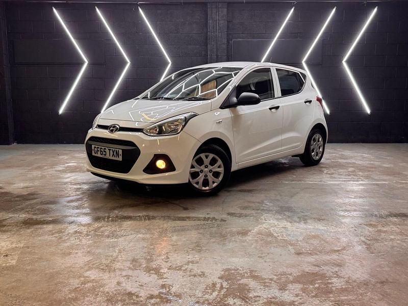 Used Hyundai i10 2015 White Hatchback