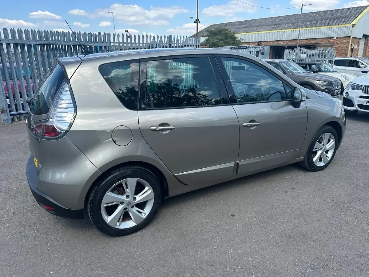 Used Renault Scénic III Dynamique 110 HP (80 kW) 2012 Beige MPV