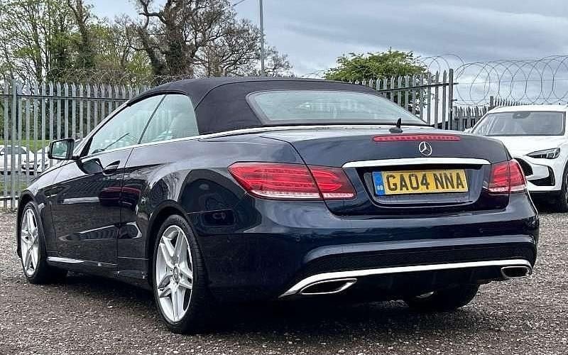 Begagnad Mercedes E220 AMG 170 HK (125 kW) 2013 Blå Cab