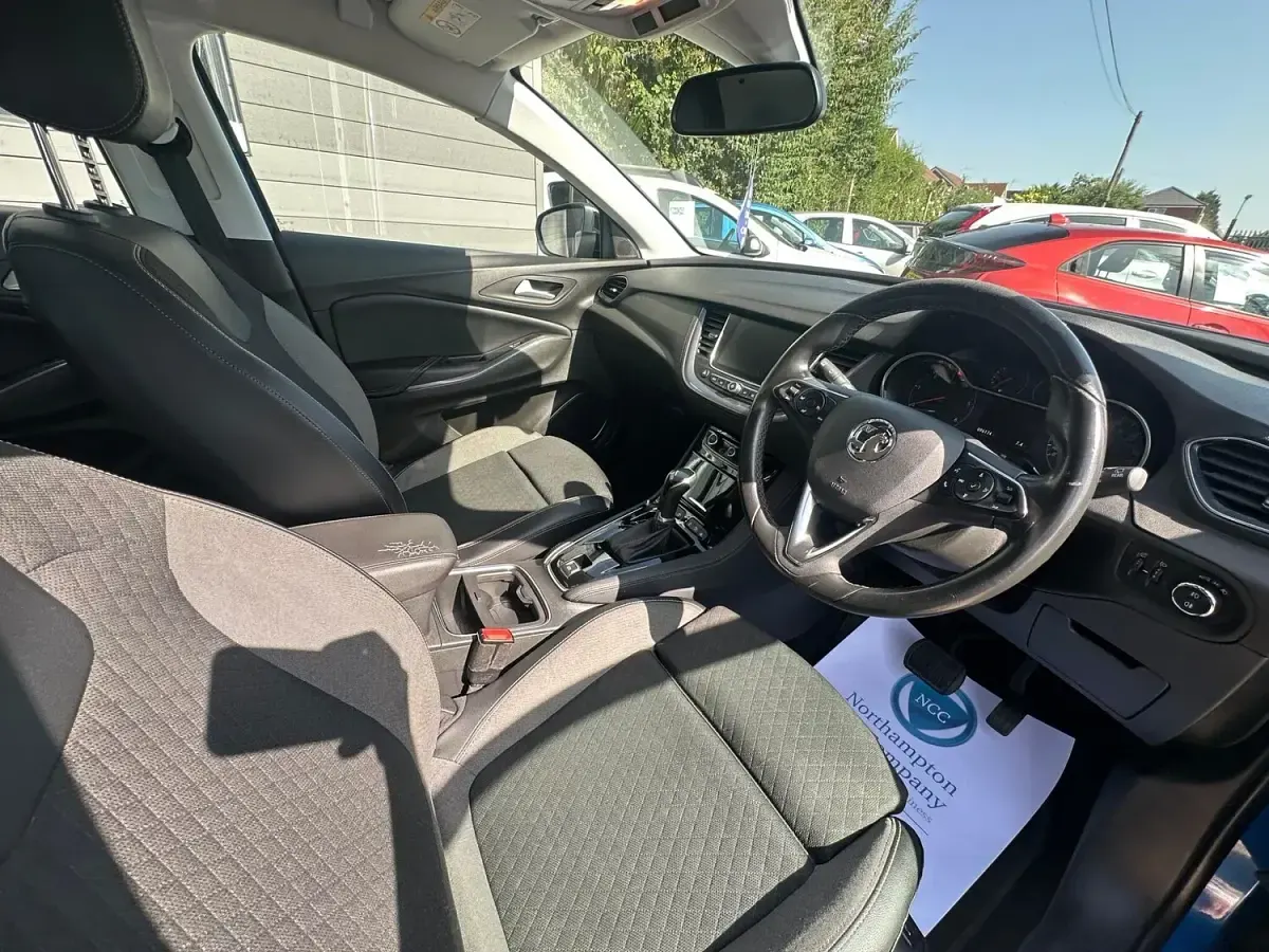 Used Vauxhall Grandland X Sport 130 HP (95 kW) 2019 Blue SUV