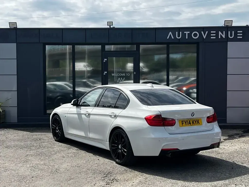 Begagnad BMW 320 M Sport 184 HK (135 kW) 2014 Vit Sedan