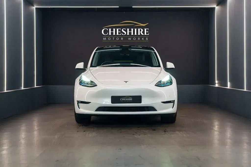 Used Tesla Model Y Long Range AWD 378 kW (514 HP) 2022 White SUV