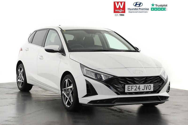 White Used 2024 Hyundai i20 Premium Hatchback | £17,899 (A bit pricey) - Image 1/3