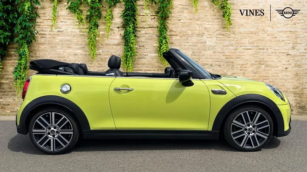 Used Mini Cooper S Cabriolet Exclusive 178 HP (130 kW) 2022 Yellow Cabriolet