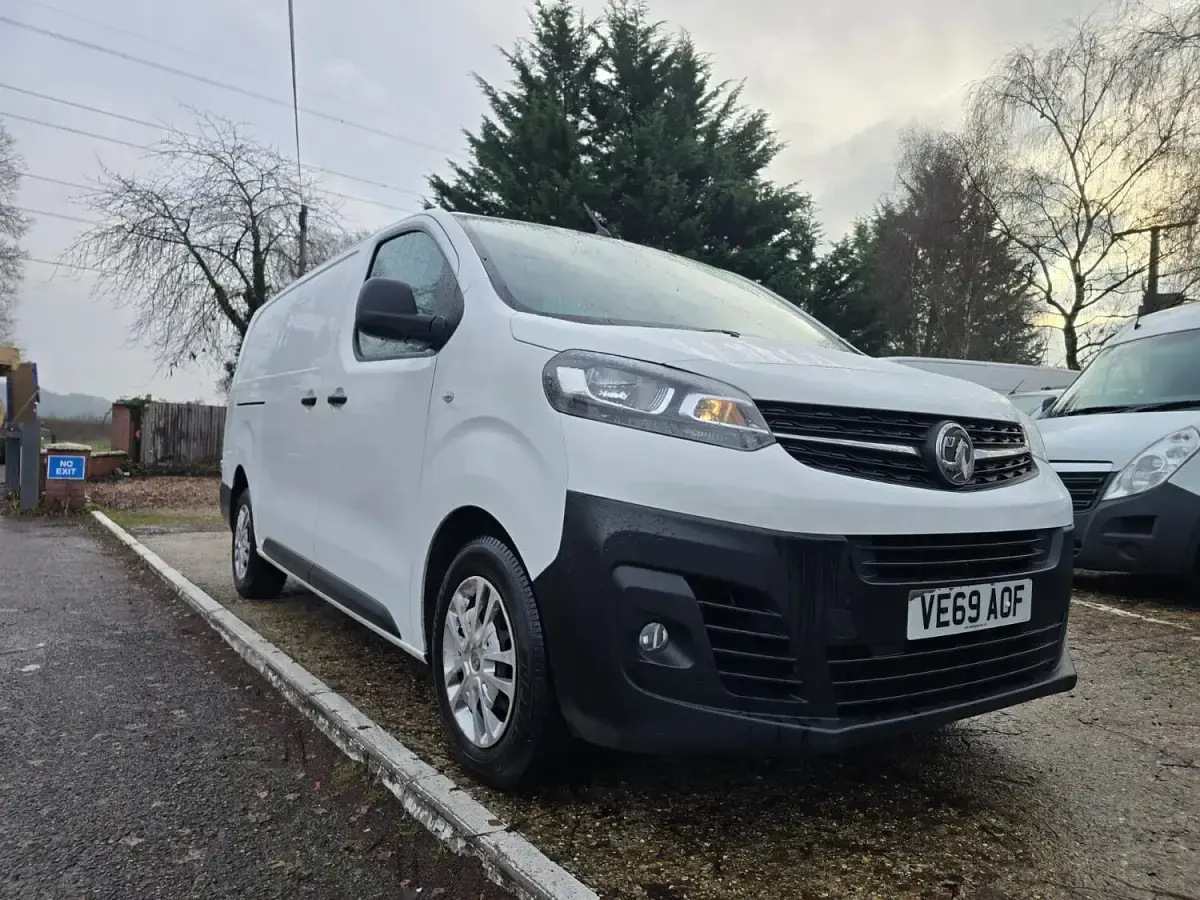 Used Vauxhall Vivaro 2019 White MPV