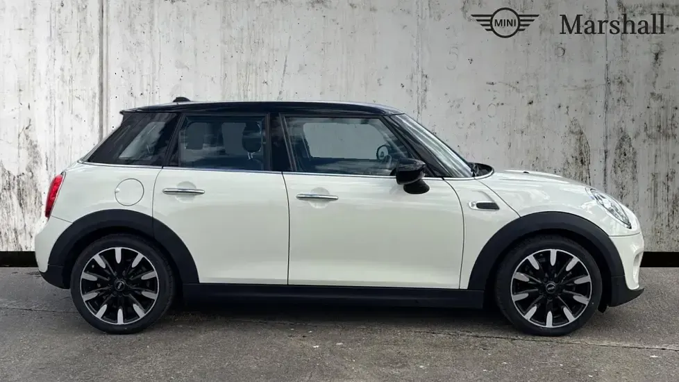 Used Mini Cooper Exclusive 134 HP (98 kW) 2020 White Hatchback