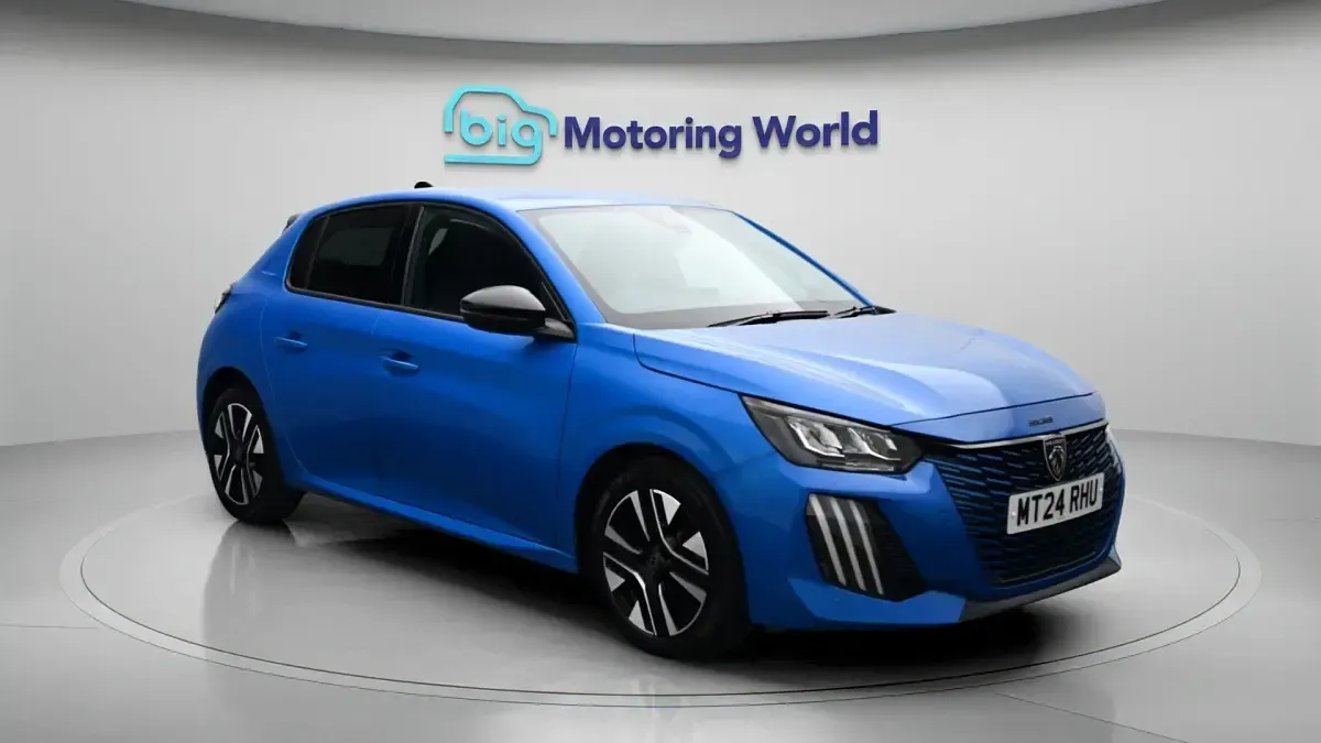 Used Peugeot 208 Allure 101 HP (74 kW) 2024 Hatchback