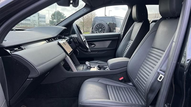 Used Land Rover Discovery Sport SE Dynamic 265 HP (194 kW) 2025 Black SUV