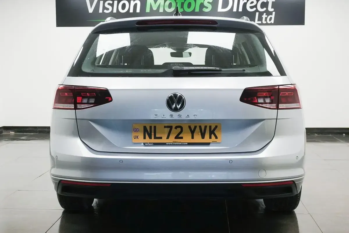 Used VW Passat SE 150 HP (110 kW) 2022 Silver Estate