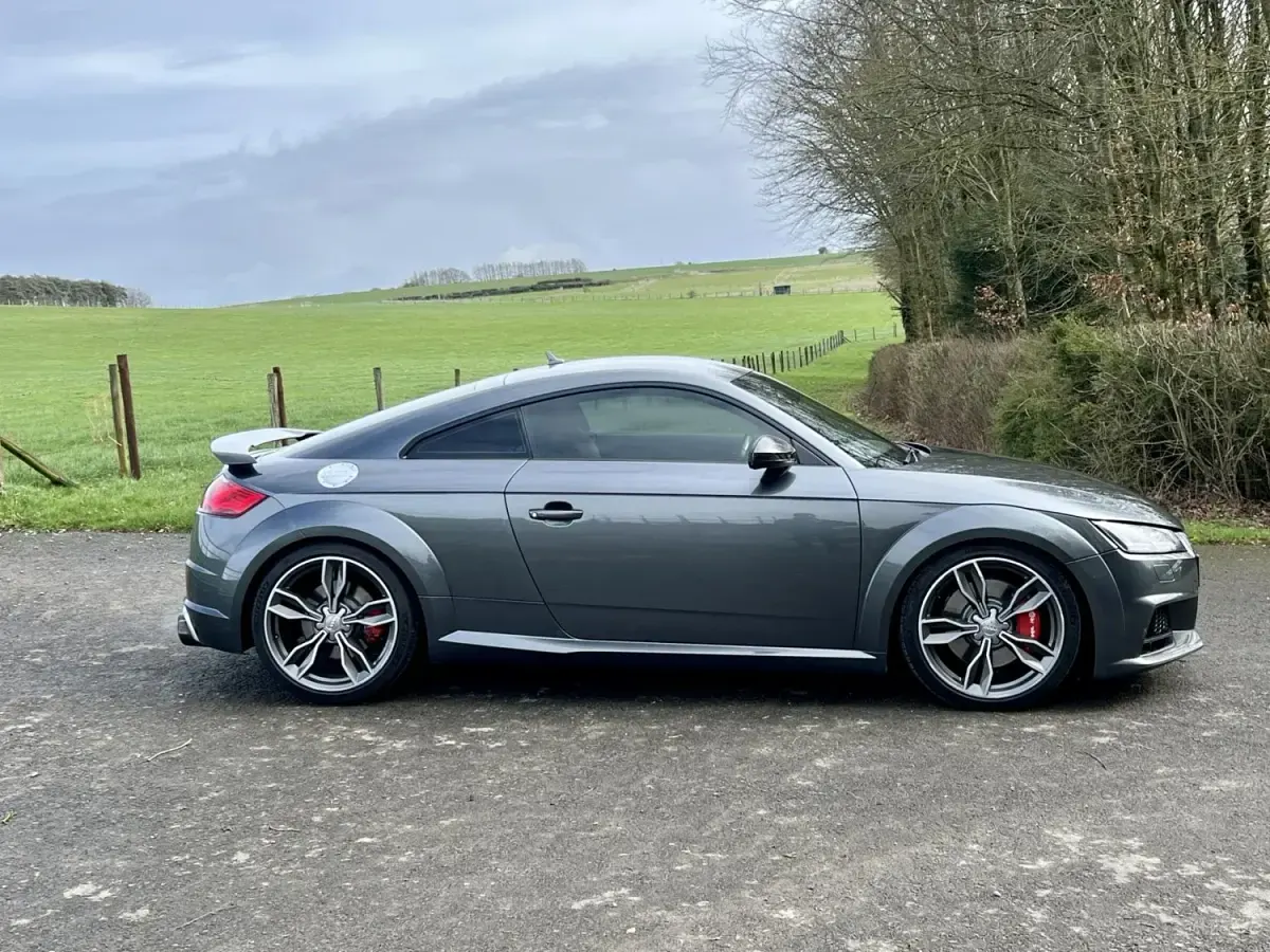 Begagnad Audi TTS Sport 310 HK (228 kW) 2015 Grå Sportkupé