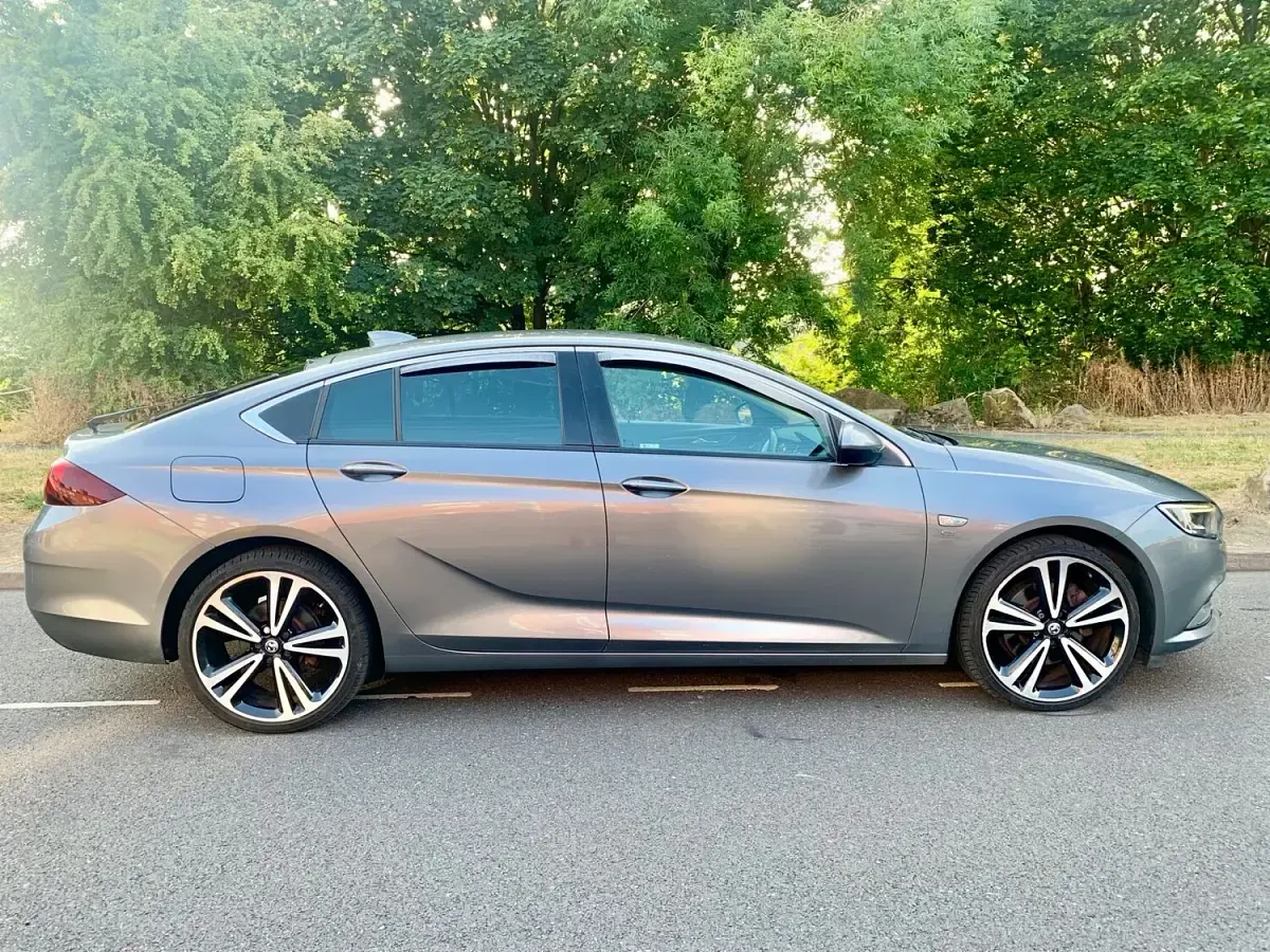 Used Vauxhall Insignia Elite 170 HP (125 kW) 2017 Grey Hatchback