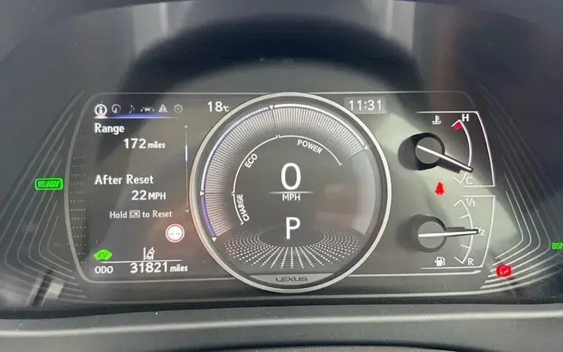Used Lexus UX 184 HP (135 kW) 2020 Silver SUV