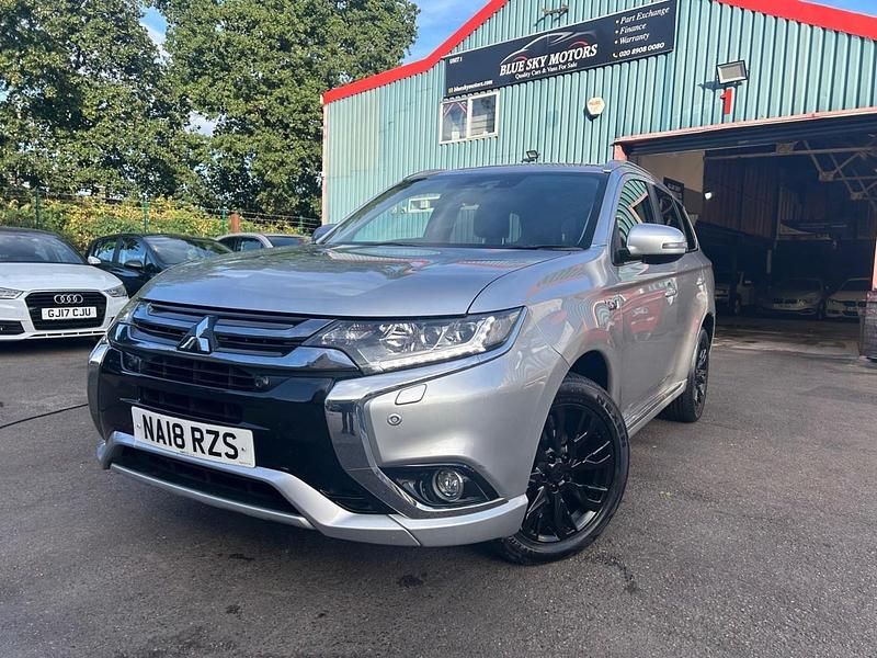 Silver Used 2018 Mitsubishi Outlander P-HEV Estate | £11,440 (Fair price) - Image 1/4