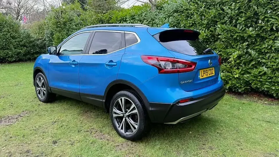 Used Nissan Qashqai N-Connecta 140 HP (102 kW) 2019 Blue SUV