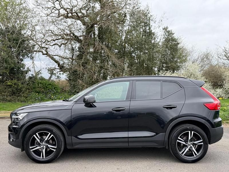 Used Volvo XC40 R-Design 161 HP (118 kW) 2021 Black SUV