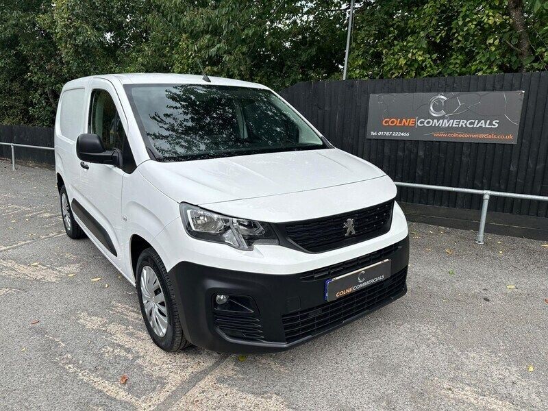 White Used 2020 Peugeot Partner S MPV | £6,450 (Fair price) - Image 1/4