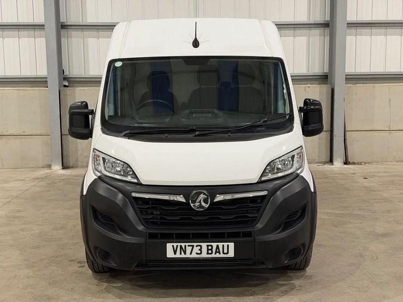 Used Vauxhall Movano 140 HP (102 kW) 2023 White