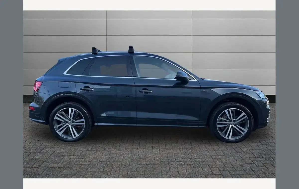 Begagnad Audi Q5 Competition 367 HK (269 kW) 2019 Grå SUV