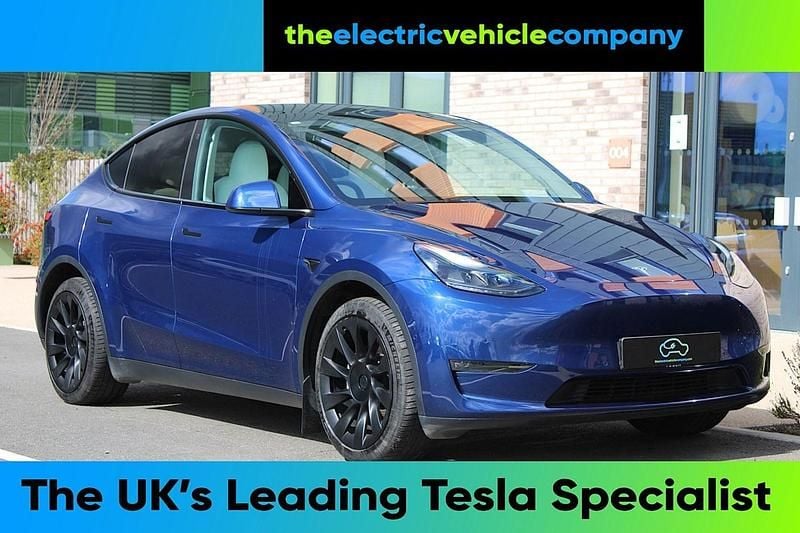 Blue Used 2022 Tesla Model Y Long Range AWD SUV | £25,995 (Fair price) - Image 1/3