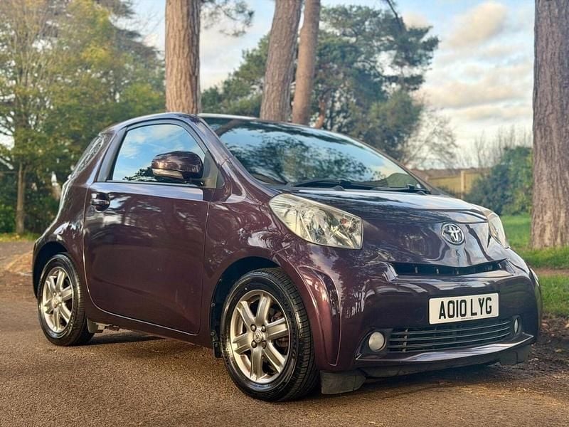 Mauve/purple Used 2010 Toyota iQ Hatchback | £2,750 (Fair price) - Image 1/4