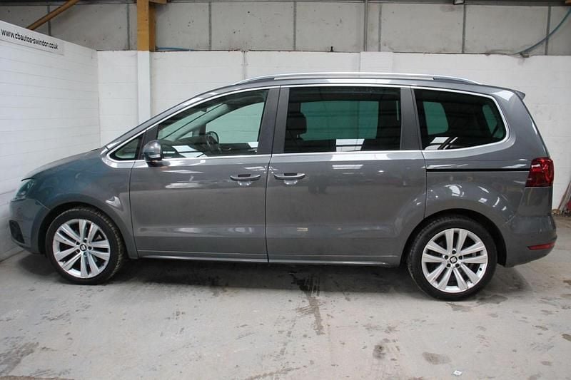 Begagnad Seat Alhambra Style 184 HK (135 kW) 2015 Grå Minibuss
