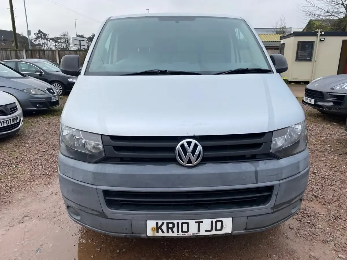 Usado VW Transporter 102 HP (75 kW) 2010 Prateado Van