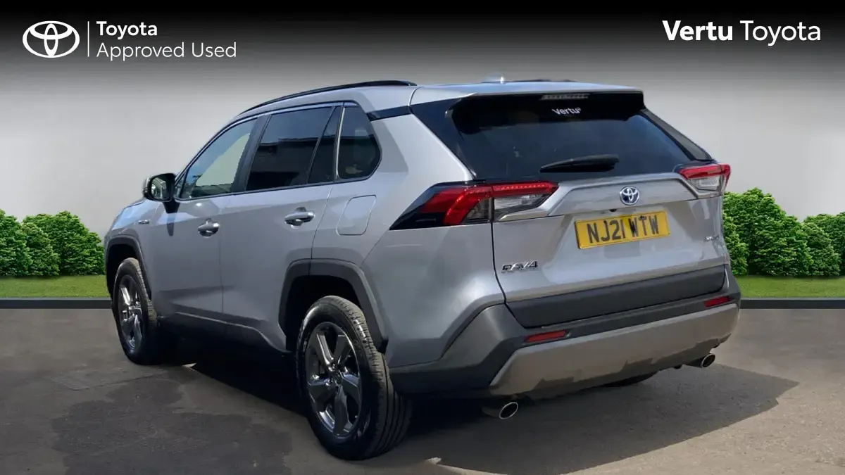 Used Toyota RAV4 Design 218 HP (160 kW) 2021 Silver SUV
