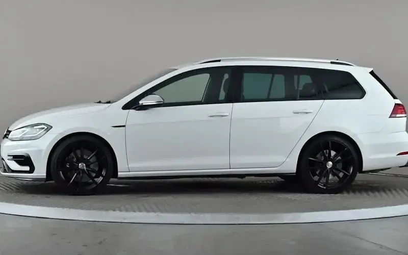 Used VW Golf VIII R 300 HP (220 kW) 2020 Estate