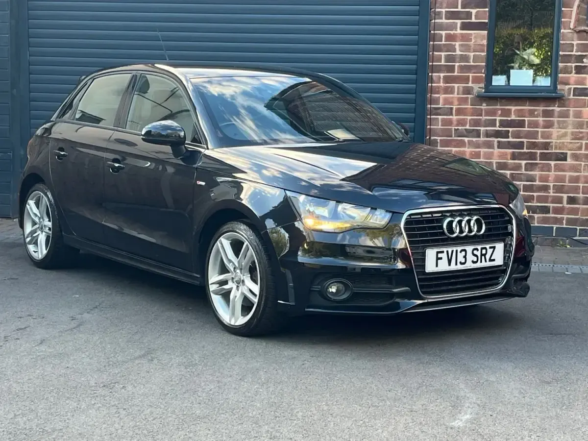 Używany Audi A1 S-Line 2013 Czarny Hatchback