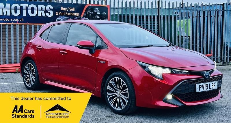 Used Toyota Corolla Design 122 HP (89 kW) 2019 Red Hatchback