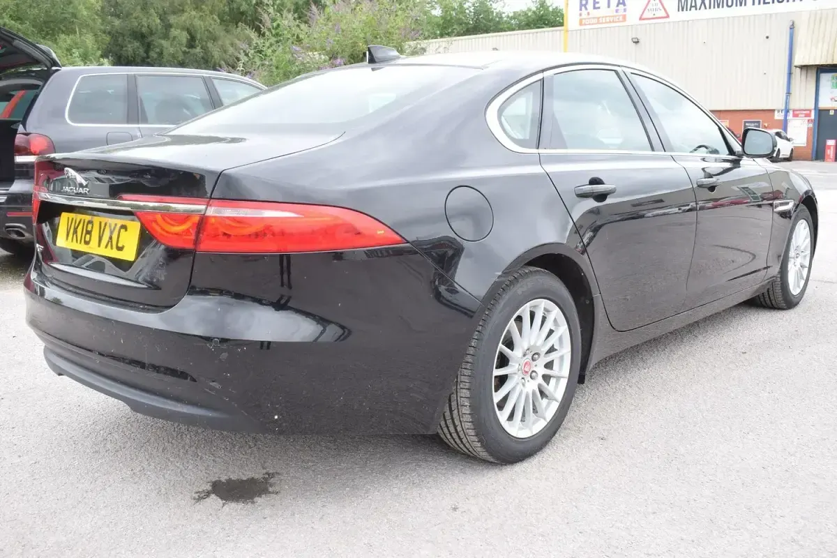 Used Jaguar XF Prestige 163 HP (119 kW) 2018 Black Sedan