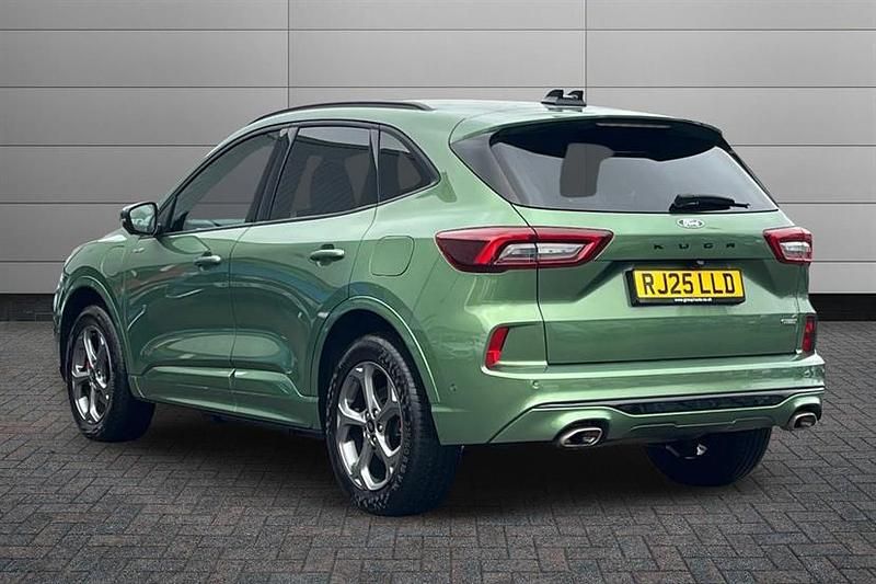 Used Ford Kuga ST-Line 243 HP (178 kW) 2025 Bursting green SUV