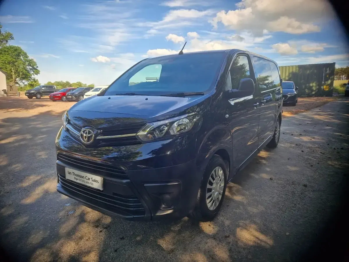 Used Toyota Proace 120 HP (88 kW) 2021 Black MPV