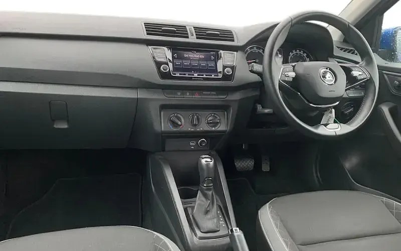 Used Skoda Fabia SE 95 HP (69 kW) 2021 Blue Estate