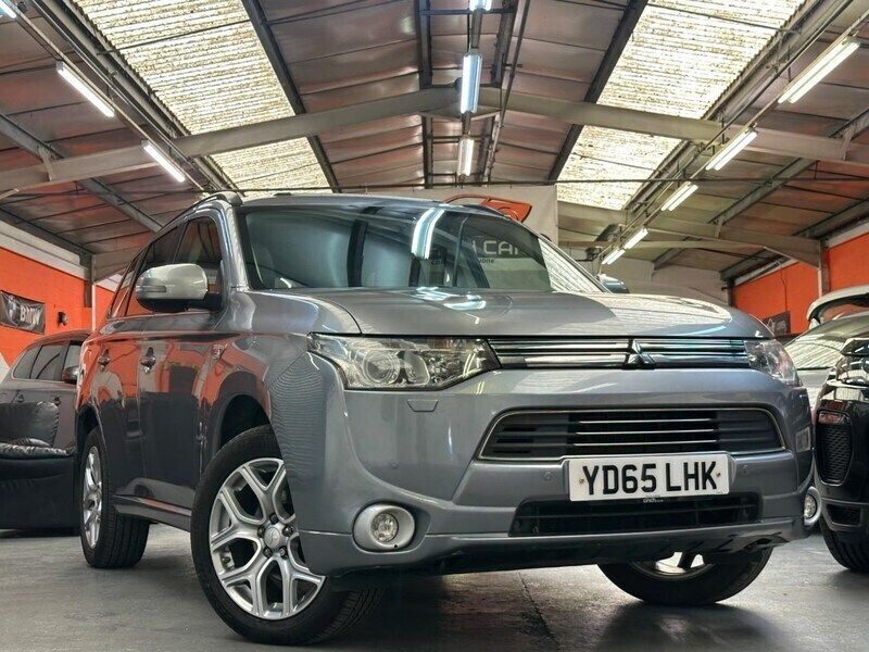 Grey Used 2015 Mitsubishi Outlander P-HEV Estate | £8,995 (Good price) - Image 1/4