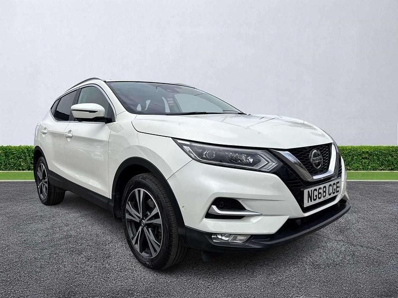 Used Nissan Qashqai N-Connecta 2018 White SUV