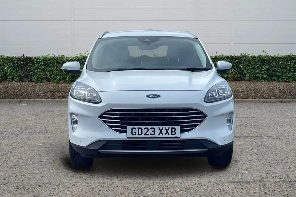 Używany Ford Kuga Titanium 150 KM (110 kW) 2023 Biały SUV