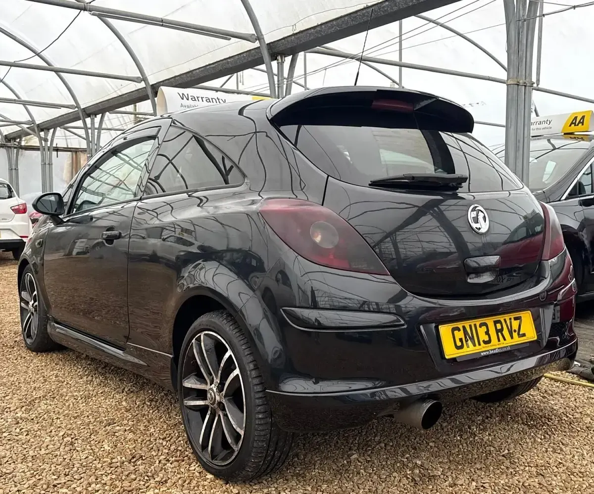 Used Vauxhall Corsa Edition 100 HP (73 kW) 2013 Black Hatchback