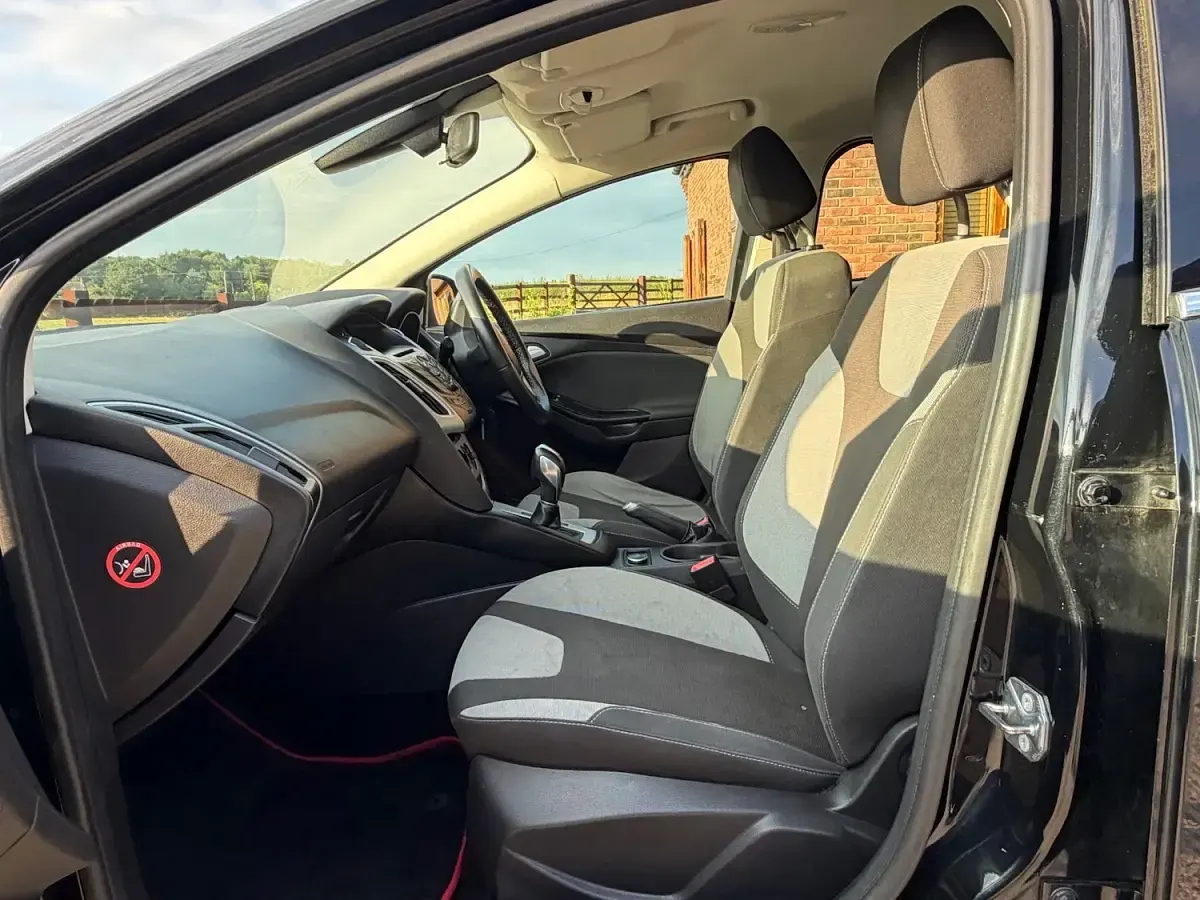 Used Ford Focus Zetec 125 HP (91 kW) 2013 Black Hatchback