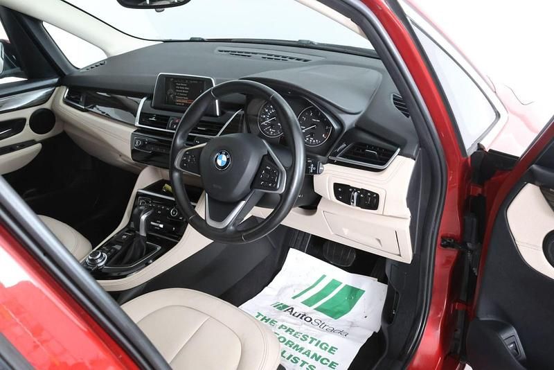 Used BMW 218 Luxury Line 2015 Red Hatchback