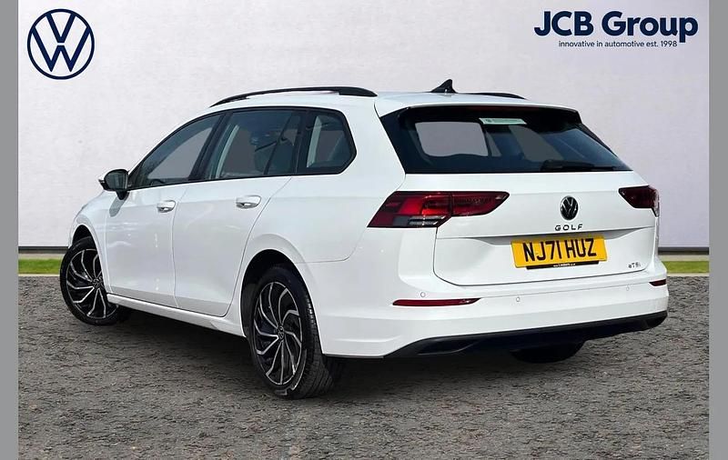 Used VW Golf VIII Life 110 HP (80 kW) 2021 White Estate