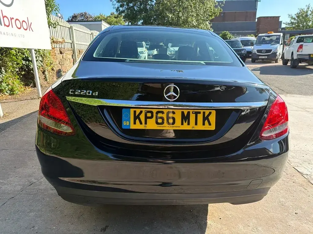 Used Mercedes C220 SE 2016 Black Sedan