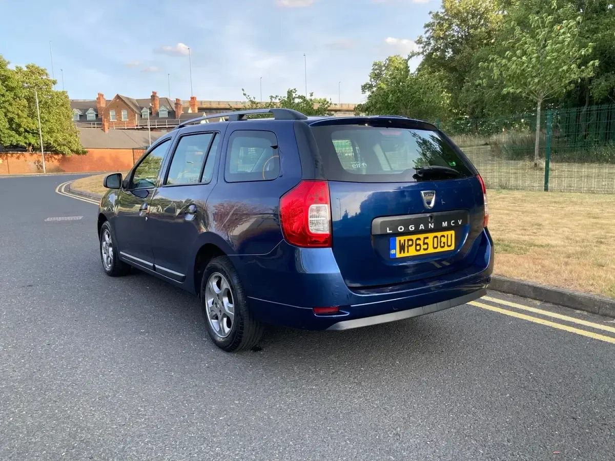 Used Dacia Logan MCV Lauréate 90 HP (66 kW) 2015 Blue Estate