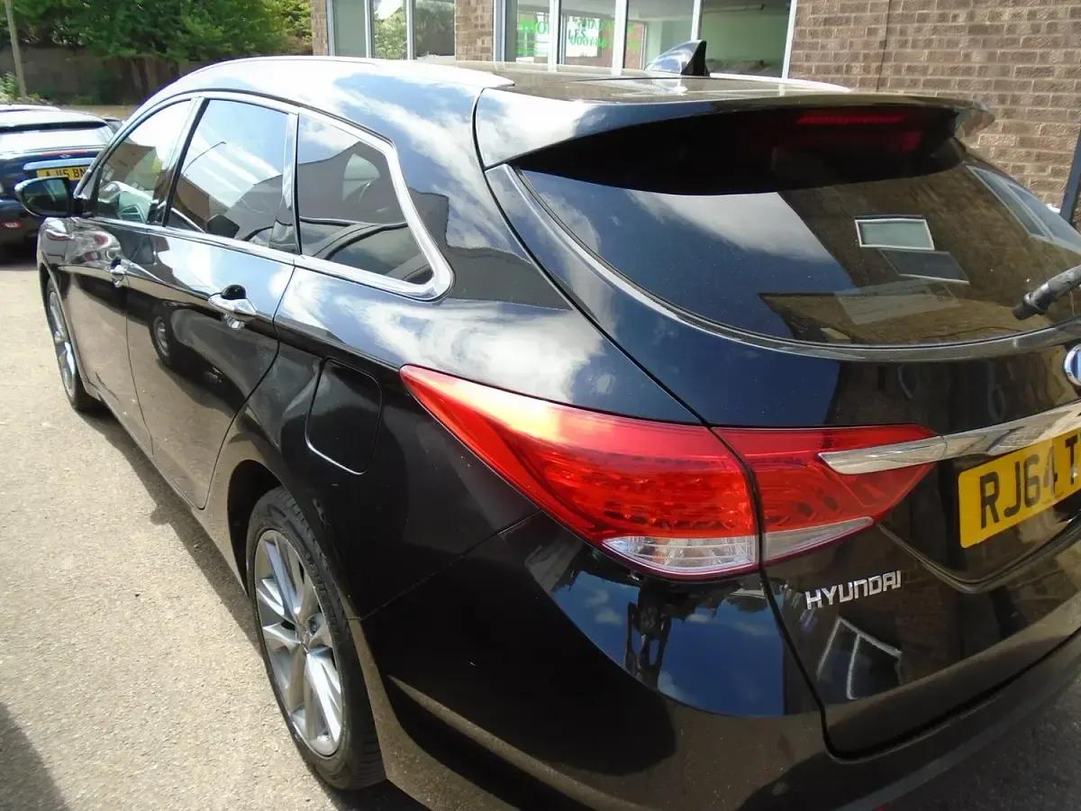 Used Hyundai i40 Style 136 HP (100 kW) 2014 Black Estate