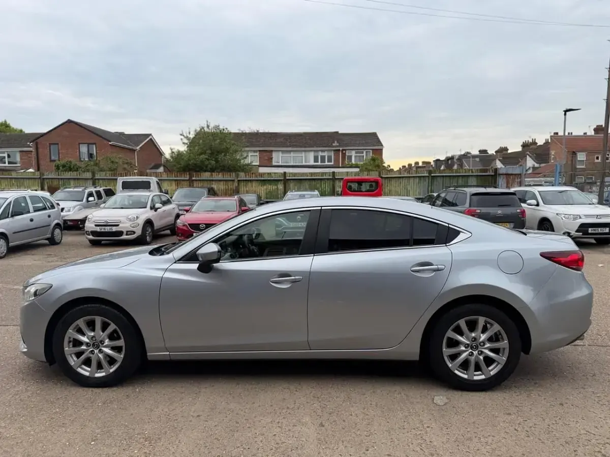 Usado Mazda 6 2015 Plateado Berlina